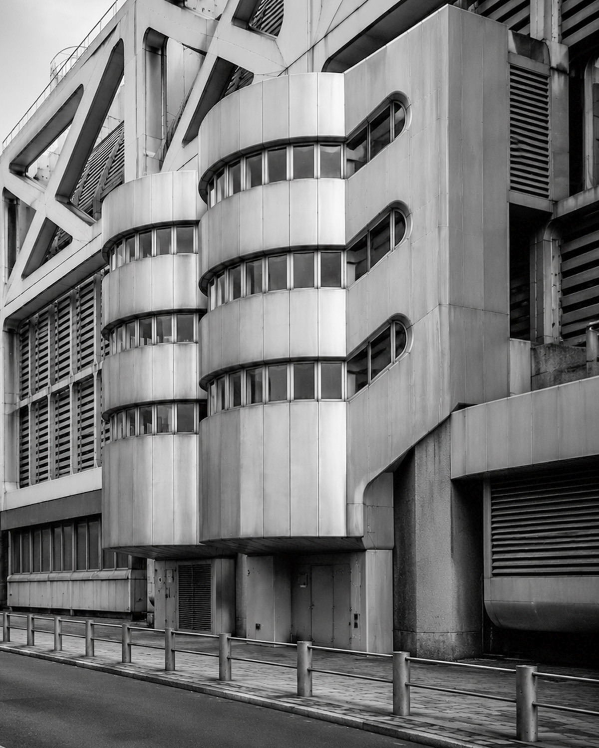 ICC Berlin – Mega-Struktur aus Aluminium und Beton von Ralf Schüler und Ursulina Schüler-Witte, Berlin-Charlottenburg